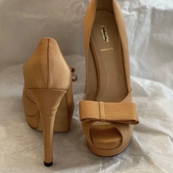 NEW! FENDI Peach Satin Bow Peep Toe Platform Heels Pumps 38.5 - Picture 2 of 16
